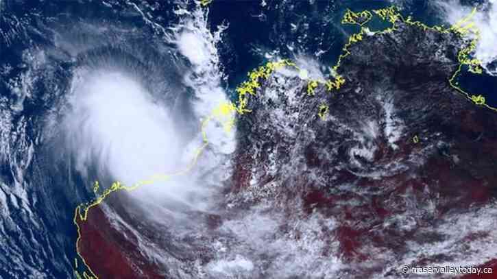 Australia’s most powerful cyclone in 8 years to cross coast