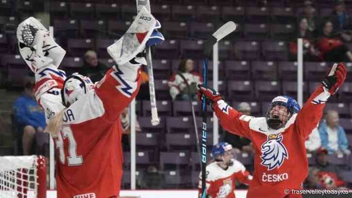 Czechia beats Finland 2-1, advances to semifinals at world hockey championship