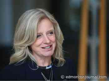 Rachel Notley slams UCP's pre-writ spending on advertising during stop in Grande Prairie