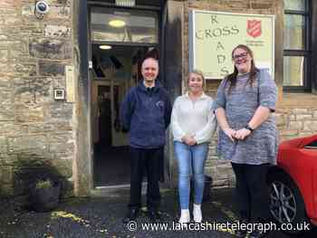 Hyndburn MP Sara Britcliffe visits Accrington youth hostel