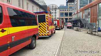 Großaufgebot der Feuerwehr am Jentower in Jena