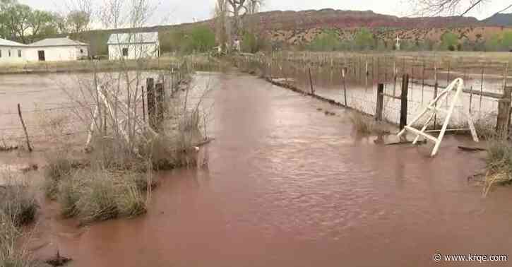 San Ysidro residents protect homes against Jemez flooding