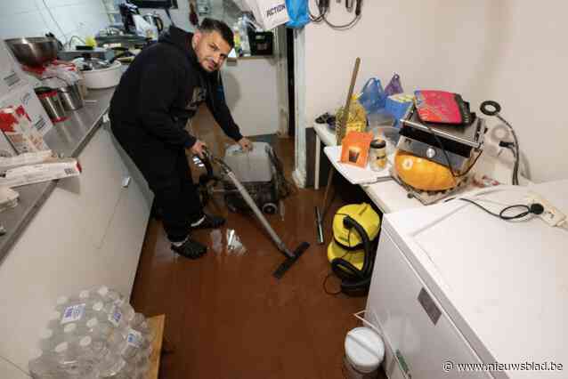 Een spiksplinternieuwe straat, maar sinds heraanleg ook tientallen natte kelders in Turnhoutse buurt: “Ik zie het water uit de voegen omhoog komen”