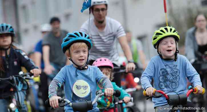 Auch im 5. Jahr fährt die Kidical Mass regelmäßig durch Darmstadt