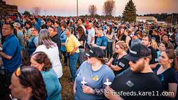 Thousands gather for vigil to honor two WI police officers killed in the line of duty