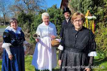 Vlotho: Historische Trachten werden im Stift Quernheim gezeigt