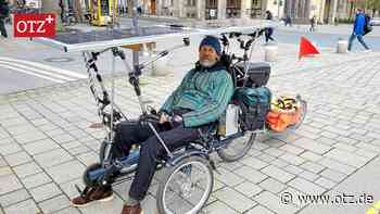 Mann macht in Jena mit seinem Rad auf sich Aufmerksam