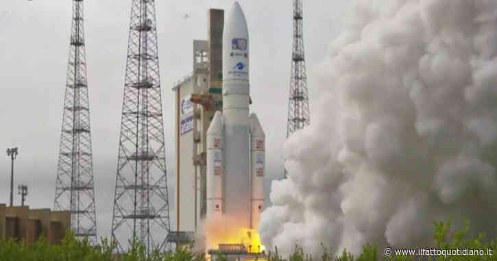 Spazio, la sonda Juice inizia l’avventura verso i satelliti di Giove: percorrerà 6,6 miliardi di chilometri. Il video del lancio