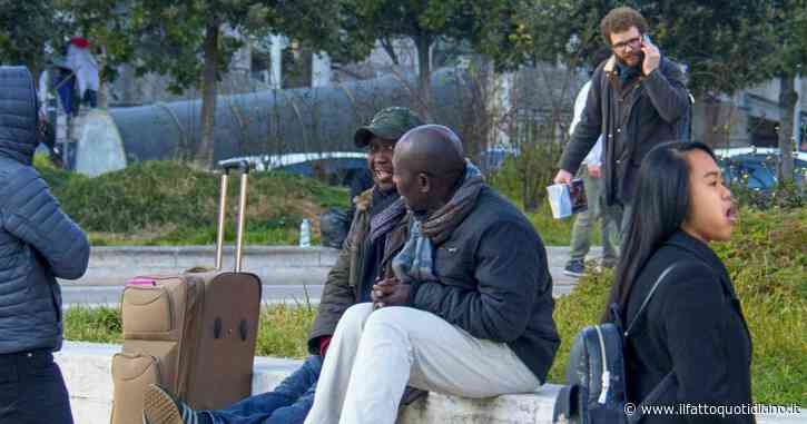 Migranti, emendamento del governo per abolire la protezione speciale: “Scorciatoia per irregolari”. Ma rischia l’incostituzionalità