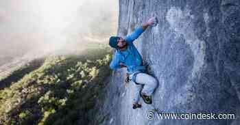 Bitcoin Holds Steady Near $30.5K, Ether Circles Around $2.1K