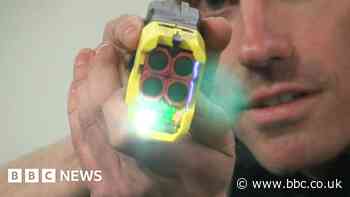 Hampshire and Thames Valley police begin Tasers upgrade