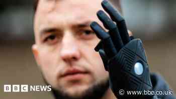 Ukraine war: 'I'm going back to the frontline with my bionic arm'