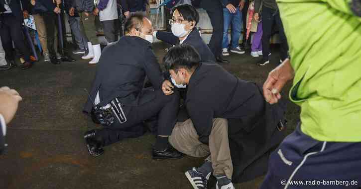 Rauchbombe: Japans Regierungschef in Sicherheit gebracht