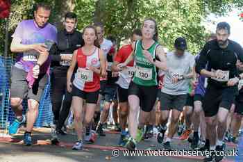 Watford 10k in Cassiobury Park raising money for Watford Mencap