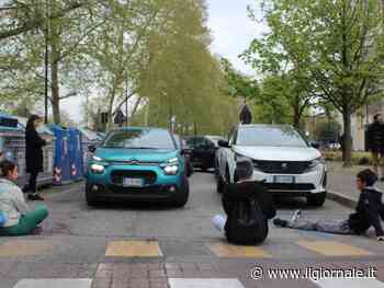 "Associazione a delinquere". Indagati gli eco-vandali di Ultima Generazione