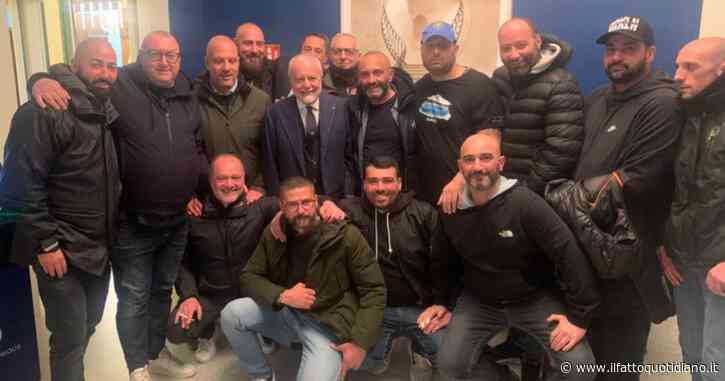 Aurelio De Laurentiis posa con gli ultras dopo la decisione sulla scorta: “Napoli siamo noi”