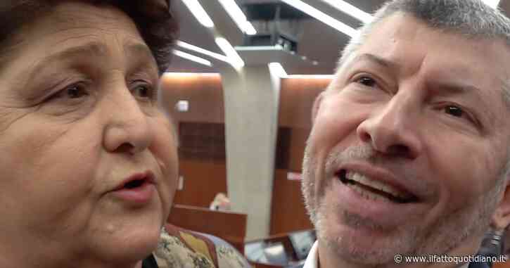 Azione-IV, primo convegno dopo la rottura. Scalfarotto e Bellanova: “Evitato un disastro”. E la regia proietta la locandina con “Terzo polo”