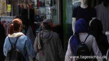 Iran überwacht Kopftuchpflicht nun auch per Kamera