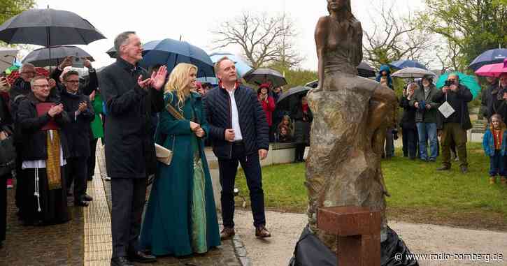 Neue Loreley-Statue am Mittelrhein enthüllt