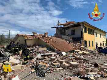 Lucca, esplosione in un casolare: un morto e sei feriti