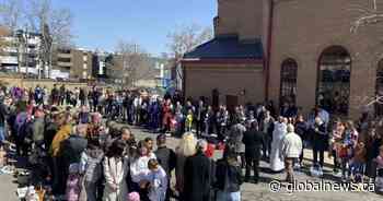 Calgary Ukrainian evacuees find solace at church, congregation numbers triple
