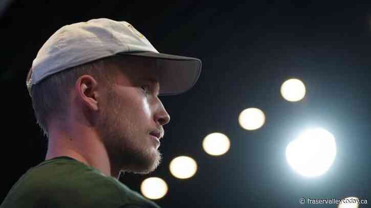 Pettersson, Hughes bright spots in a dark Canucks season