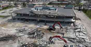 BizWeek: Democrats bringing convention business in 2024; making way for new restaurants, stores at Crossroads of Schaumburg