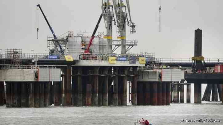 Talk of LNG as clean fuel alternative risks losing sight of climate goals: experts