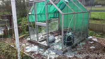Tätersuche in Simmozheim: Unbekannte richten  Chaos auf Gartenanlage an