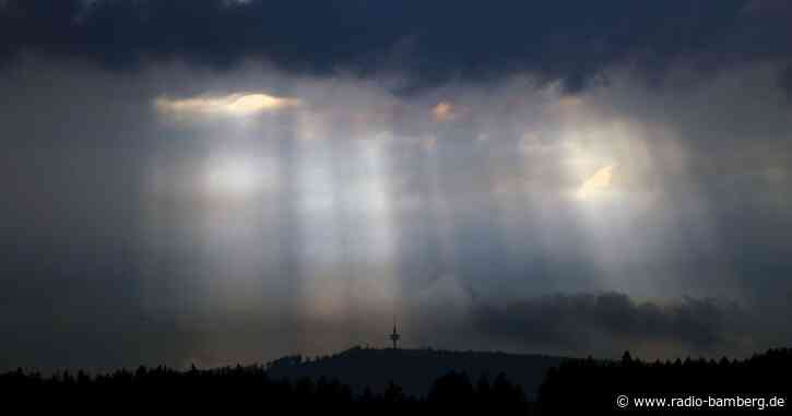 Wolken, zeitweise Regen und wenig Sonne zum Wochenstart