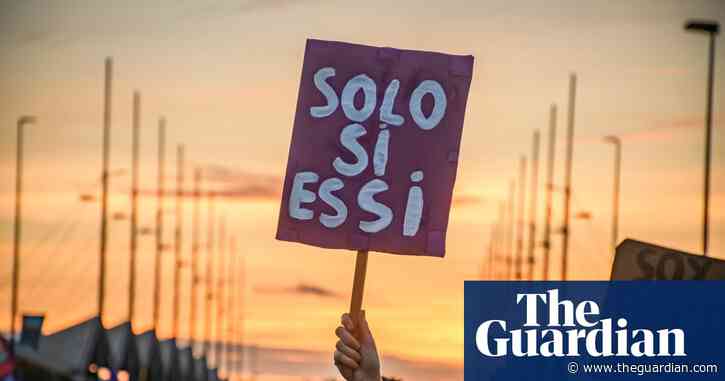 Spanish PM apologises for loophole in new sexual consent law