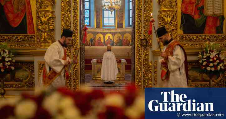 Joy and tension as Kyiv marks Orthodox Easter without Moscow clergy