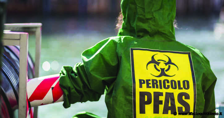 Pfas, i “veleni eterni”: il caso al centro di un convegno a Legnago, dove c’è un impianto (in parte fermato dal sindaco) per la distruzione