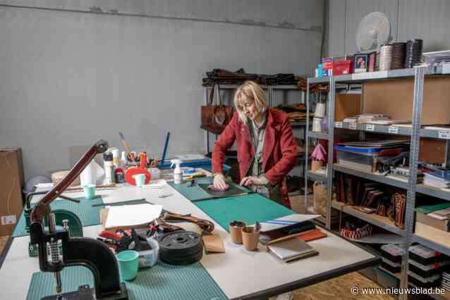 Kempense maakt gepersonaliseerde dagboeken van afgedankte zetels: “Ik doe wat ik graag doe en hoop dat ik daarmee mijn kost kan verdienen”