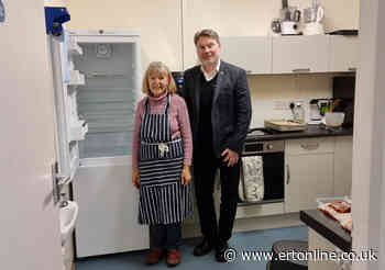 Indie retailer donates new fridge-freezer to local food bank
