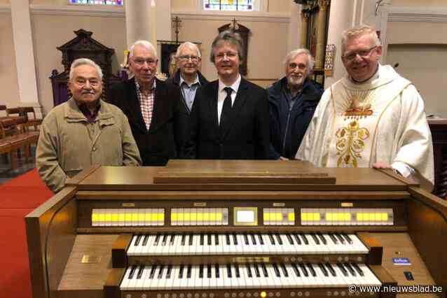 Gloednieuw orgel gezegend door pastoor
