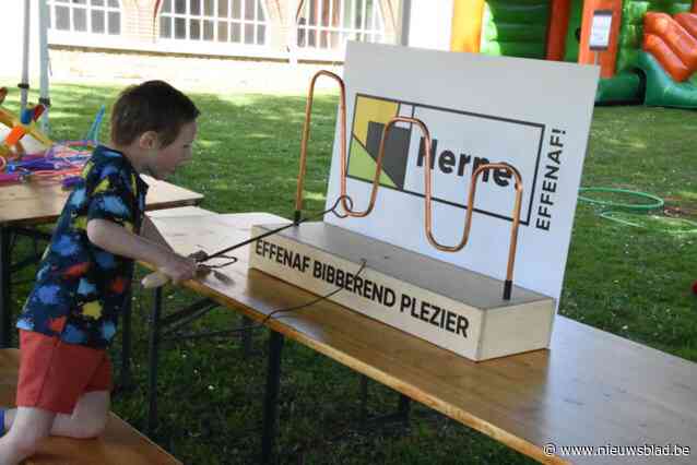 Buiten spelen in de tuin van het Dominicanessenklooster