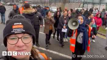 Amazon strike: Hundreds of workers in Coventry walk out in pay dispute