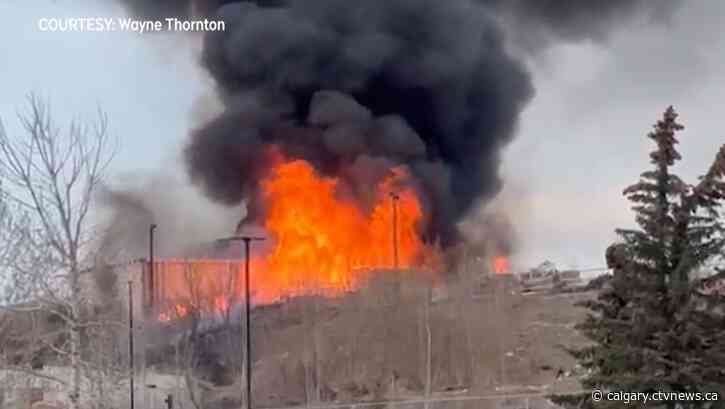 Calgary firefighters knock down blaze in southeast industrial park