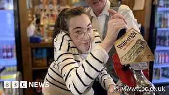 Terminally ill woman pulls pints to fulfil barmaid ambition