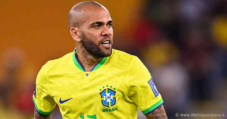 Violenza sessuale, Dani Alves cambia versione (è la quarta) e resta in carcere: rischia 12 anni