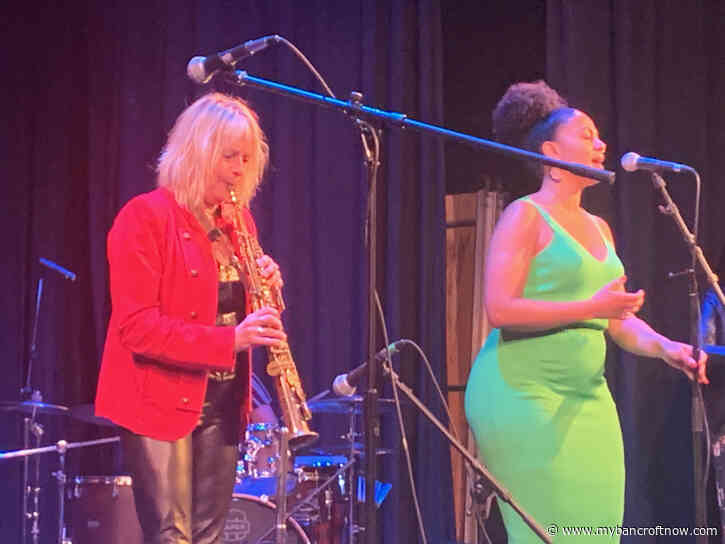 Fans pack Village Playhouse for gala, ahead of big fundraising year