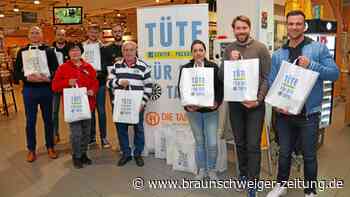 „Tafel-Tüten“ in Wolfenbüttel finden reißenden Absatz