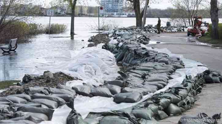 Spring flooding: Montrealers warned to pack emergency kits as water levels rise