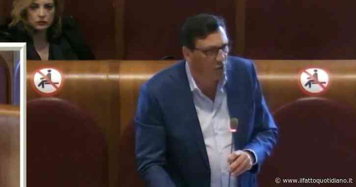 Campidoglio, il capogruppo di Fi-Udc Di Stefano definisce “avvenente” una consigliera Pd (senza motivo). Poi se ne va dall’Aula tra le proteste