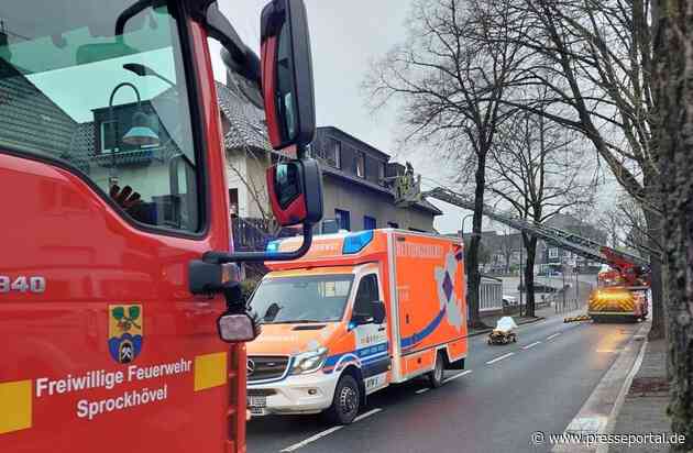 FW-EN: Patientenrettung über Drehleiter, Kaminbrand und Pkw-Brand - Drei Einsätze für die Feuerwehr