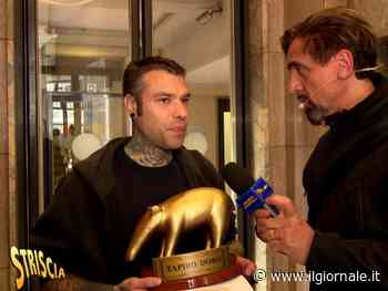 "La coerenza...". Fedez si becca il Tapiro d'oro per Dubai