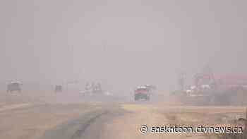 Fast-moving grass fire north of Saskatoon blankets Highway 12 in smoke