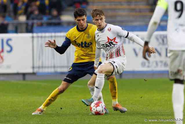 Oussama El Azzouzi genoot van nieuwe basisplaats tegen Seraing: “Onze grote sterkte is dat ook de bankzitters goed kunnen voetballen”
