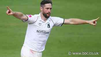 County Championship: Warwickshire beat the light to finish off Kent for innings win
